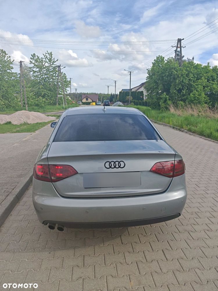 Audi A4 Avant 2.0 TFSI Attraction - 2
