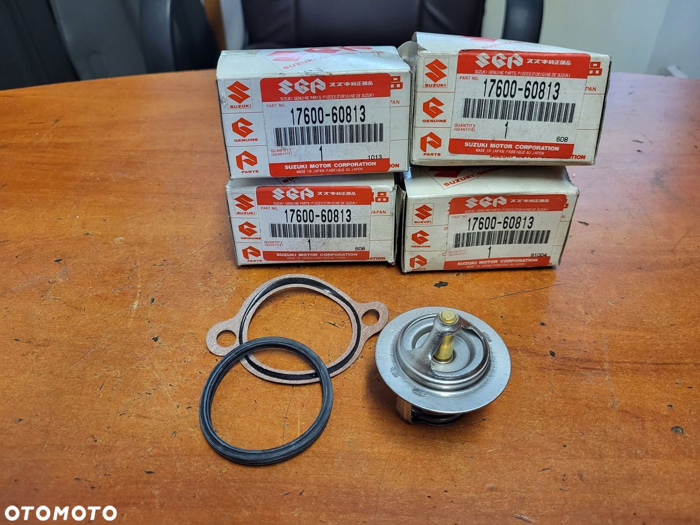 SUZUKI VITARA JIMMY SWIFT SX4 SAMURAI TERMOSTAT ORYGINAŁ 17600-60813 - 1