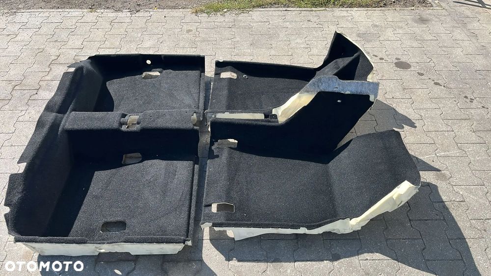 DYWAN WYKŁADZINA MERCEDES W177