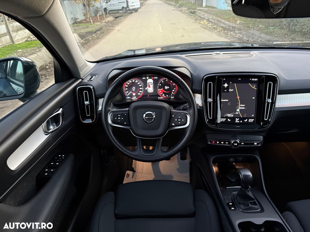 Volvo XC 40 T2 Momentum Pro - 5