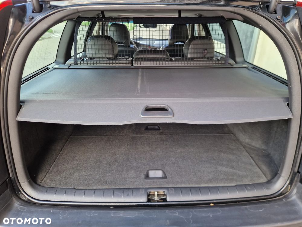 Volvo V70 D5 - 35