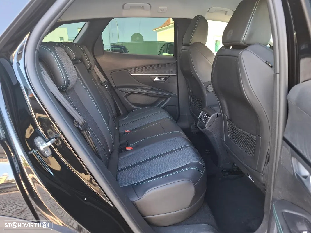 Peugeot 3008 1.6 Hybrid Allure Pack e-EAT8 - 33