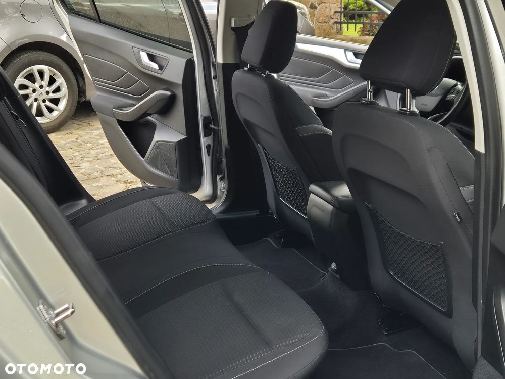 Ford Focus 1.5 EcoBlue Start-Stopp-System TITANIUM - 28