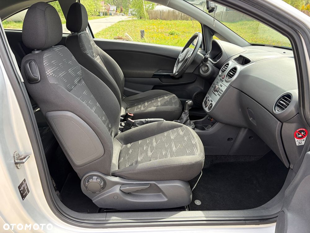 Opel Corsa 1.4 16V Satellite - 7
