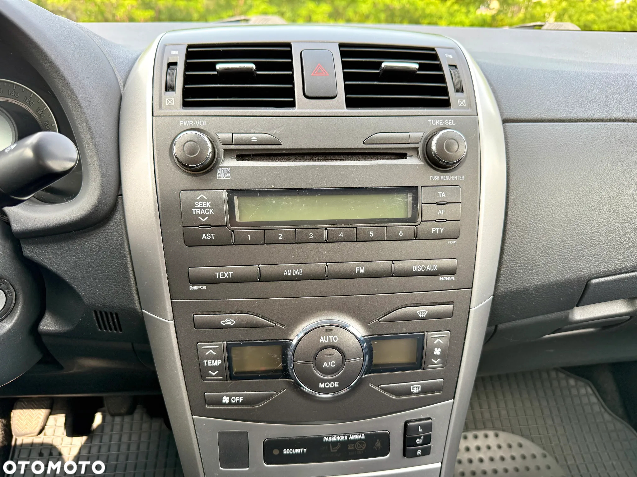 Toyota Corolla 1.6 Premium - 18
