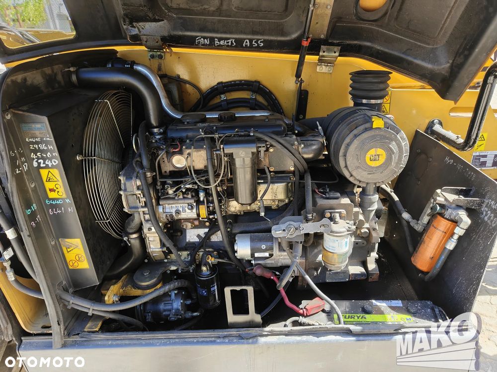Caterpillar TH407 - 15