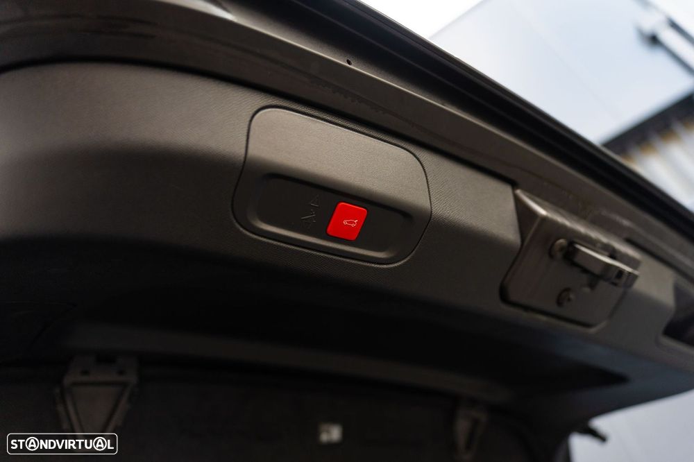 Peugeot 408 1.6 Hybrid GT e-EAT8 - 37