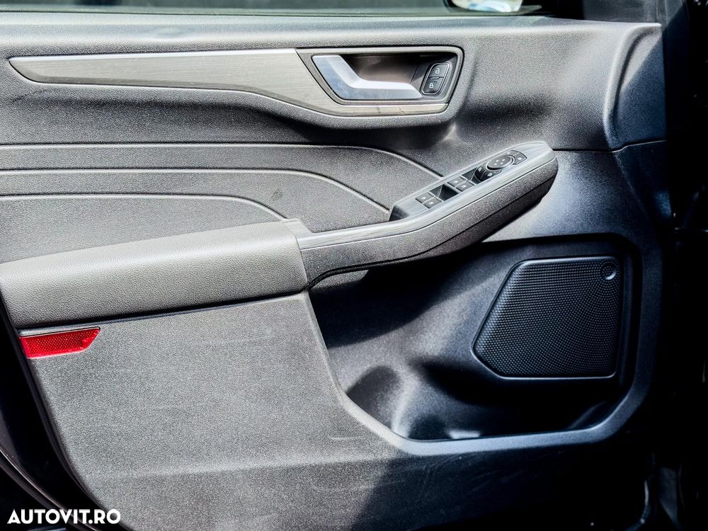 Ford Kuga - 25