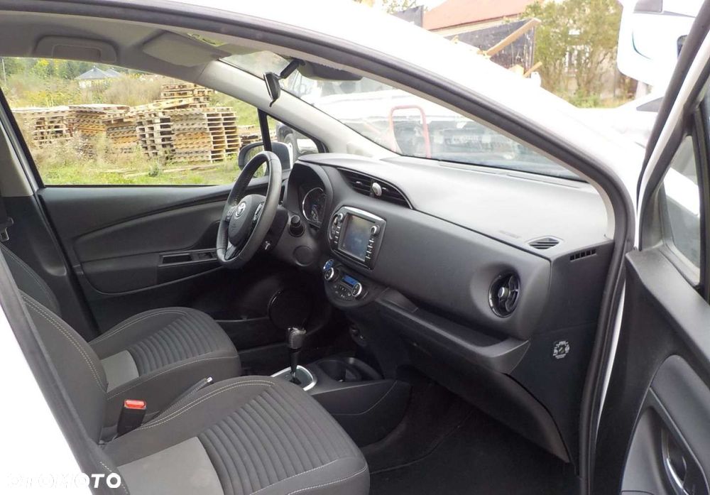Toyota Yaris - 17