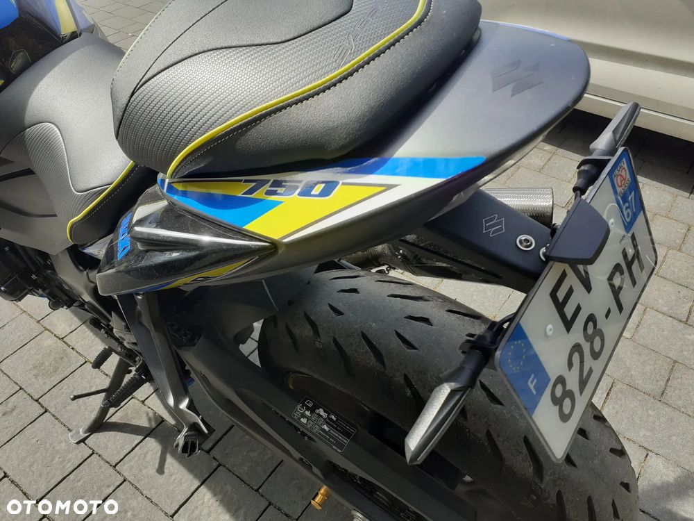 Suzuki GSX - 15