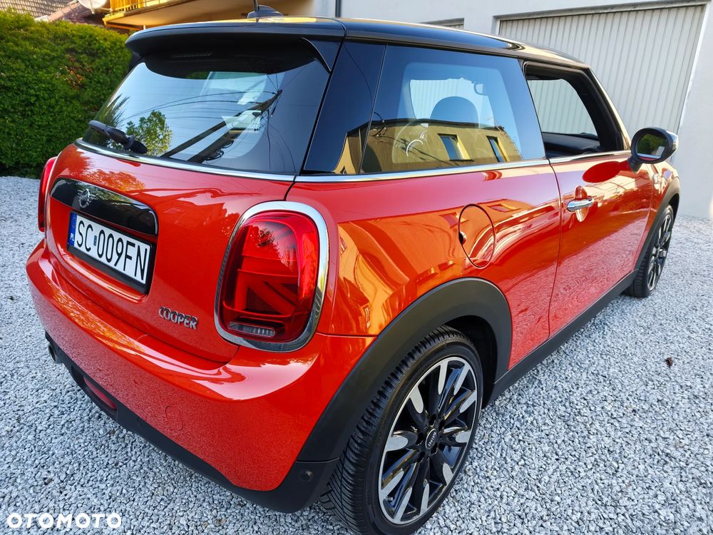 MINI Cooper Essential Trim - 28