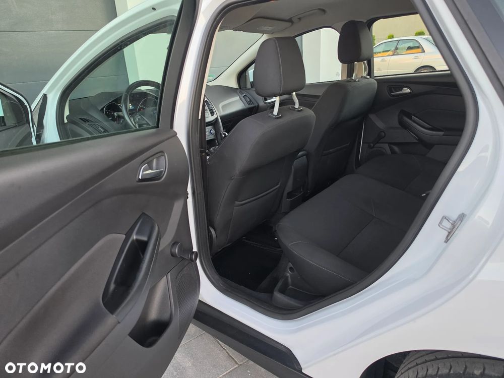 Ford Focus 1.5 TDCi SYNC Edition - 19