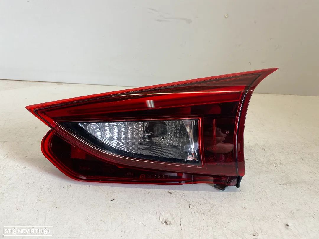 Farolim da mala direito Mazda 3 2014-2018 - 1