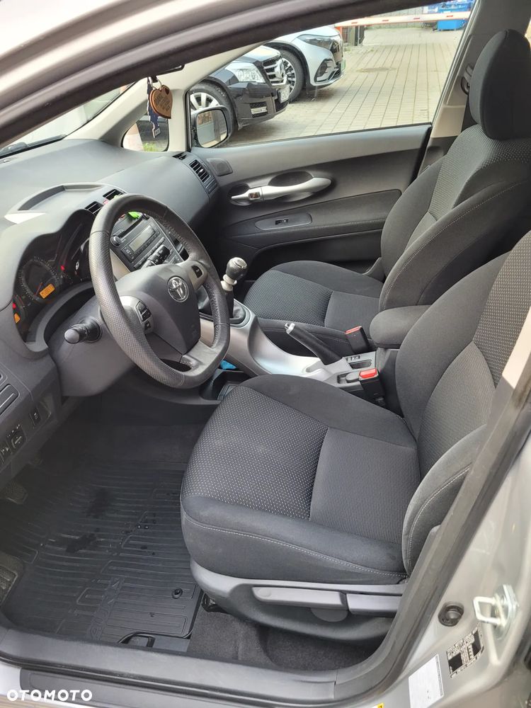 Toyota Auris - 10