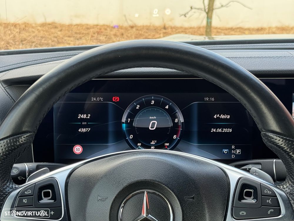 Mercedes-Benz E 220 d AMG Line - 28