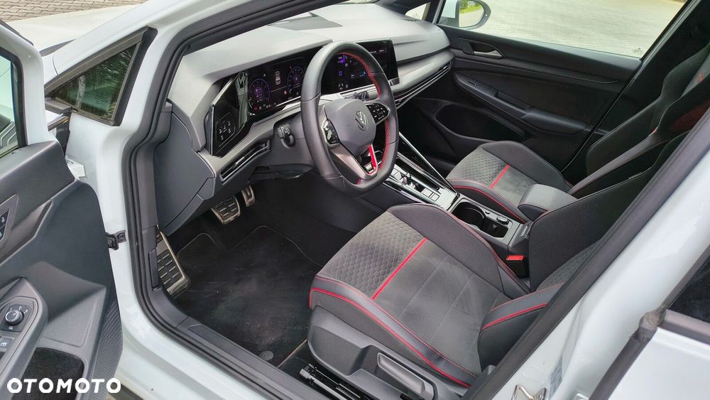 Volkswagen Golf - 10