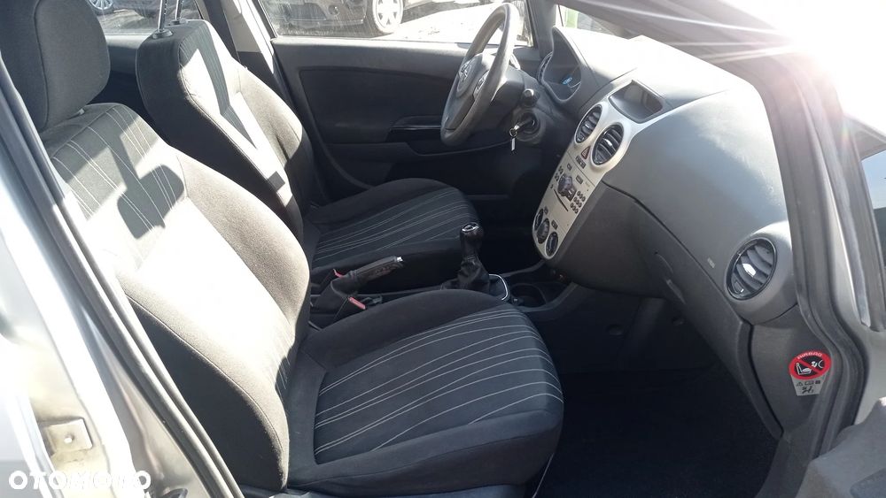 Opel Corsa 1.2 16V Enjoy - 39