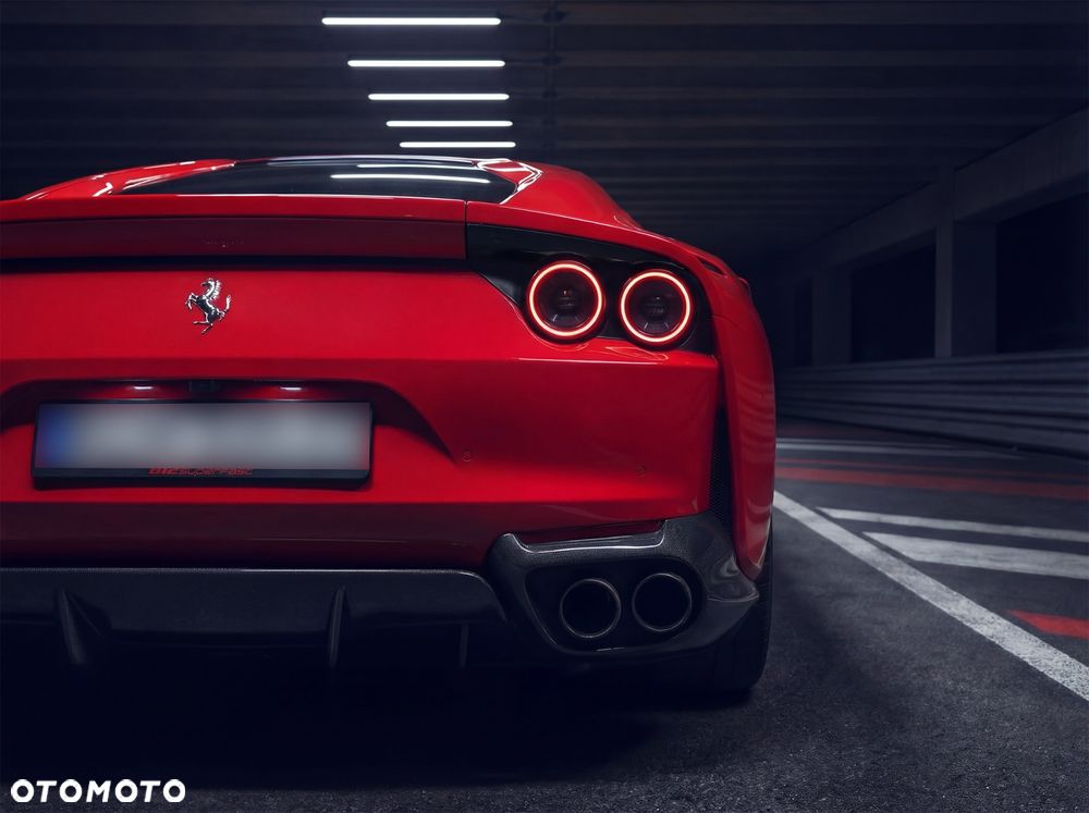 Ferrari 812 Superfast - 4