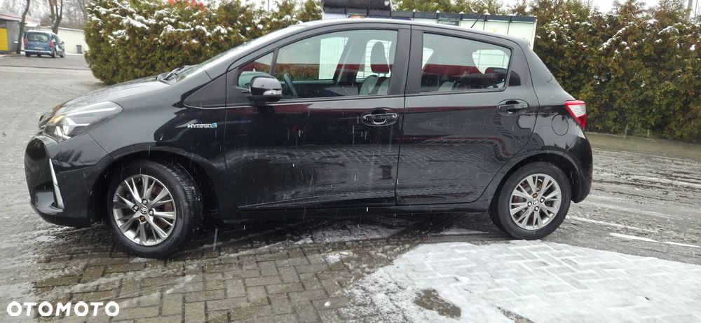 Toyota Yaris Hybrid 100 Terra - 5
