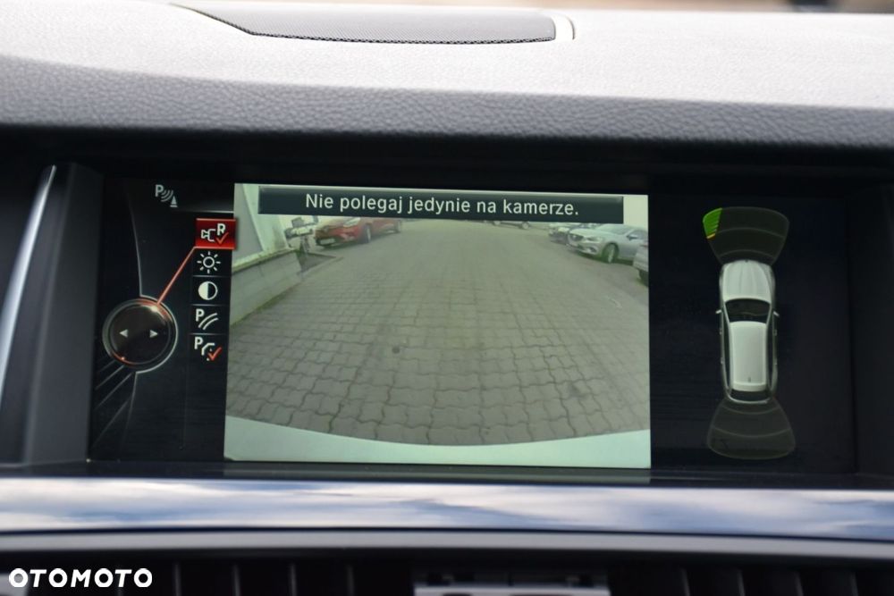BMW Seria 5 520d xDrive - 17