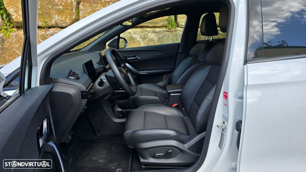 MG MG4 64 kWh Luxury - 39