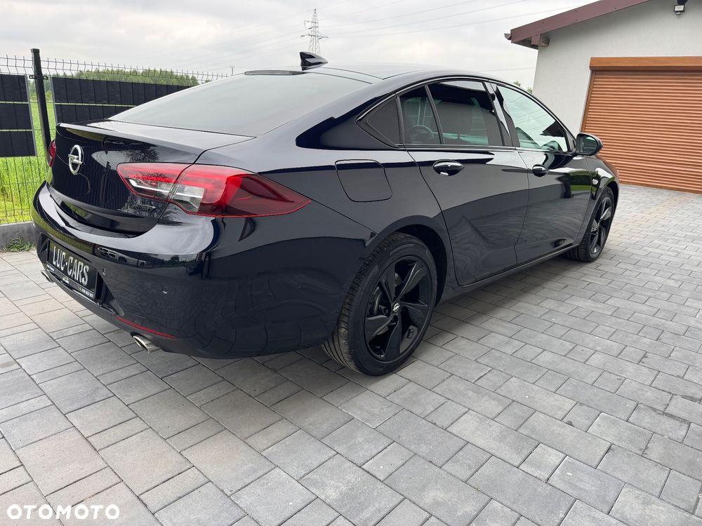 Opel Insignia 2.0 BiTurbo 4x4 Exclusive - 4