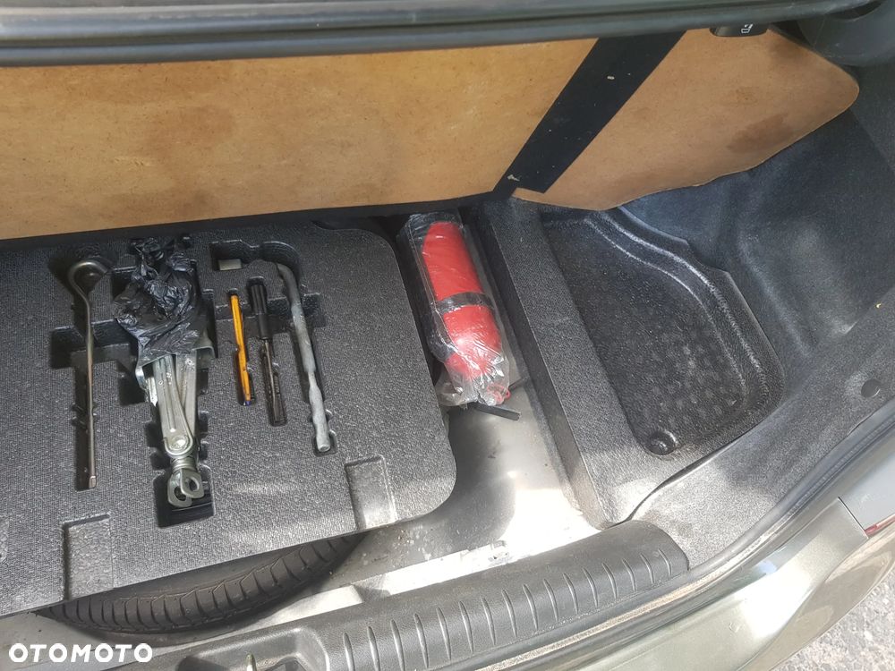 Honda Civic 1.8 Comfort - 31