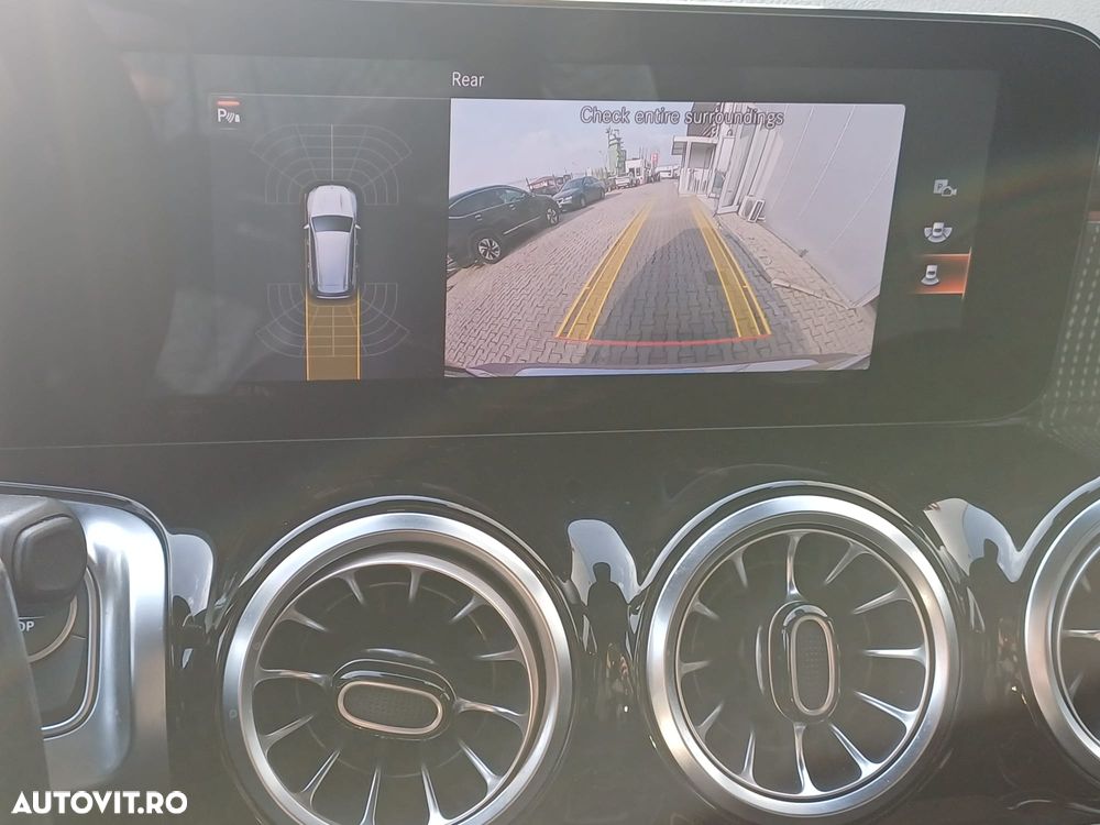 Mercedes-Benz GLB - 24