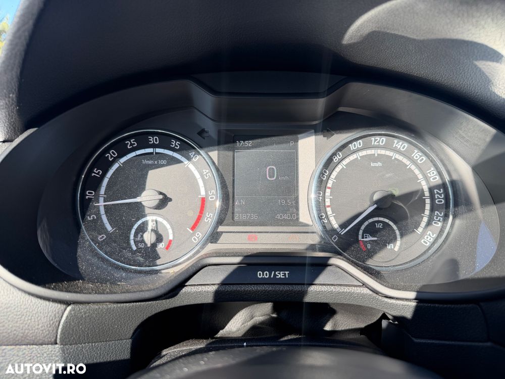Skoda Octavia 2.0 TDI RS DSG - 7