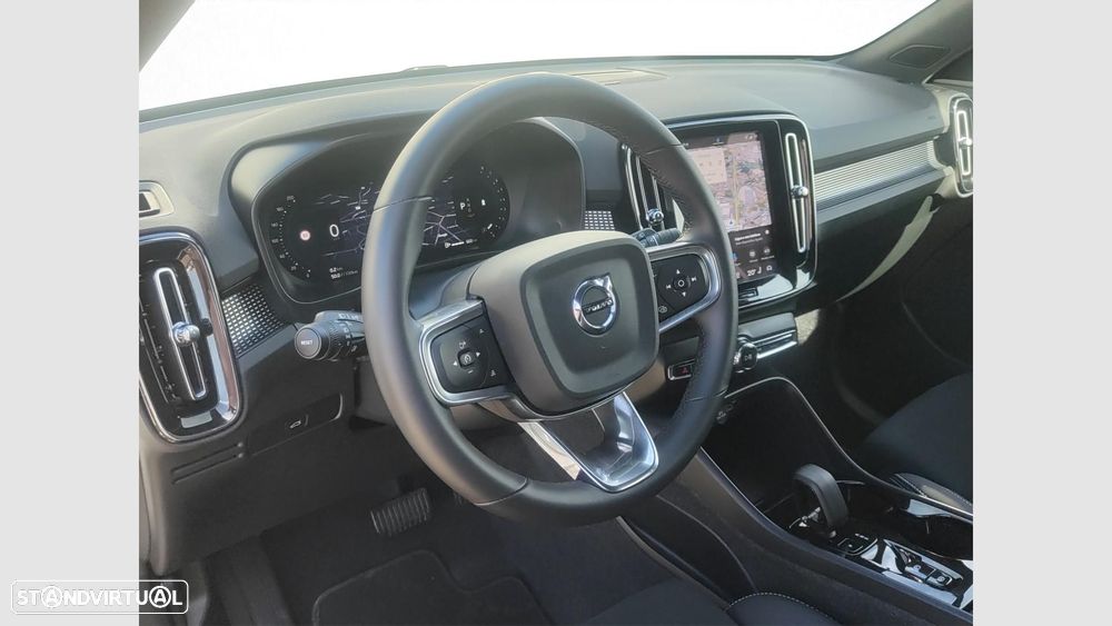 Volvo XC 40 2.0 B3 Plus Dark - 13