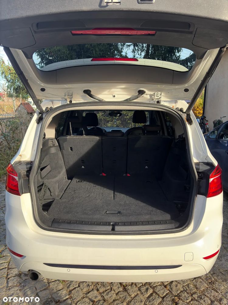 BMW Seria 2 218i - 11