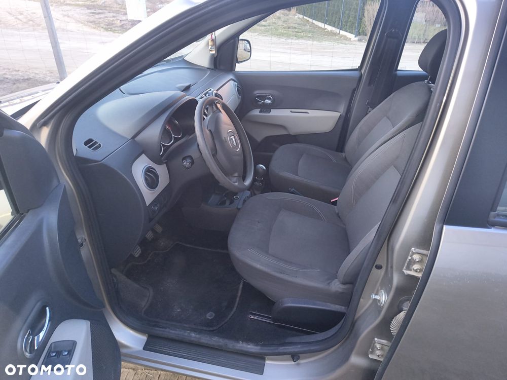 Dacia Lodgy 1.5 dCi Stepway - 10