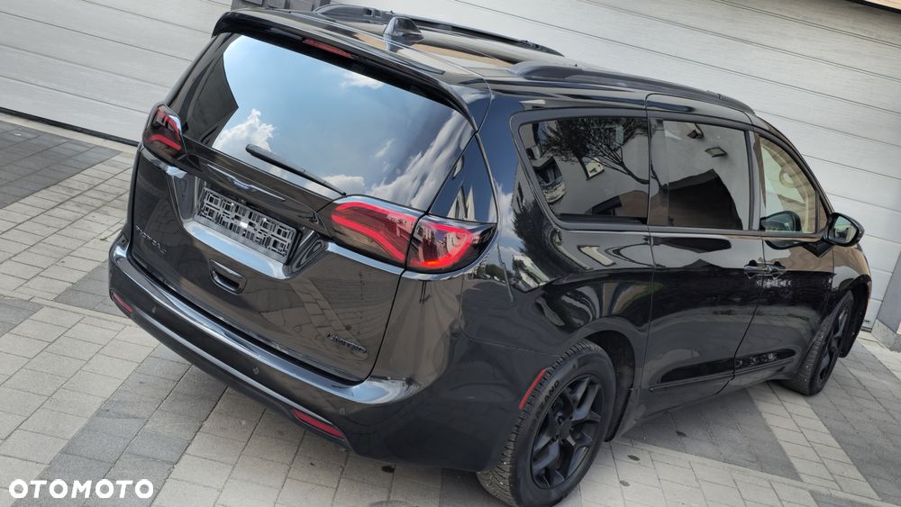 Chrysler Pacifica - 3