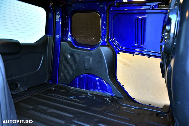Ford Transit Connect - 11