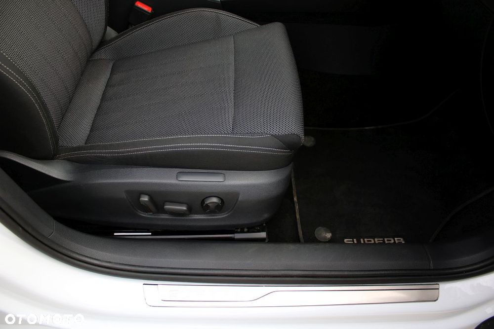 Skoda Superb 2.0 TDI SCR Style DSG - 37