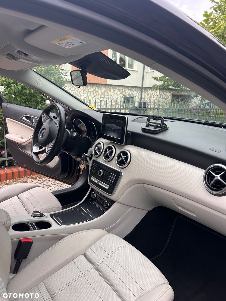 Mercedes-Benz Klasa A 180 7G-DCT - 13