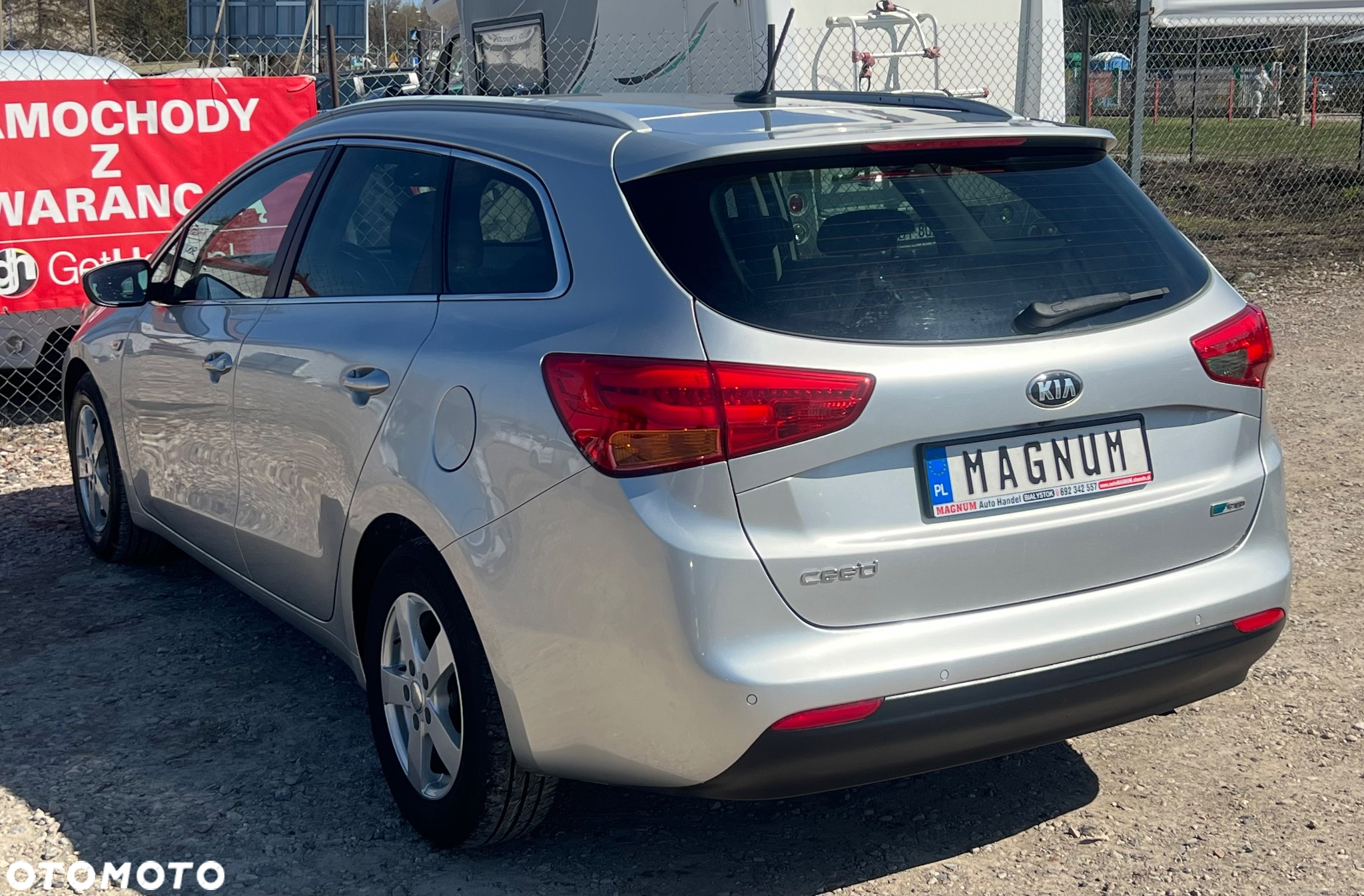 Kia Ceed 1.6 CRDi 128 SW Vision - 28