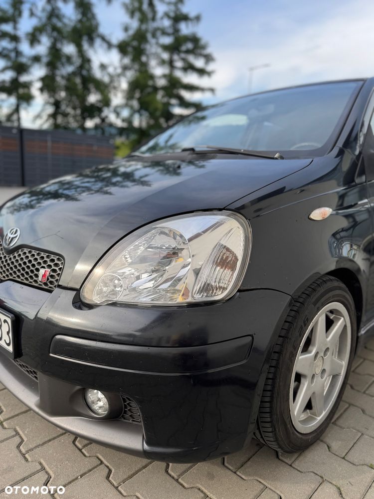Toyota Yaris - 1