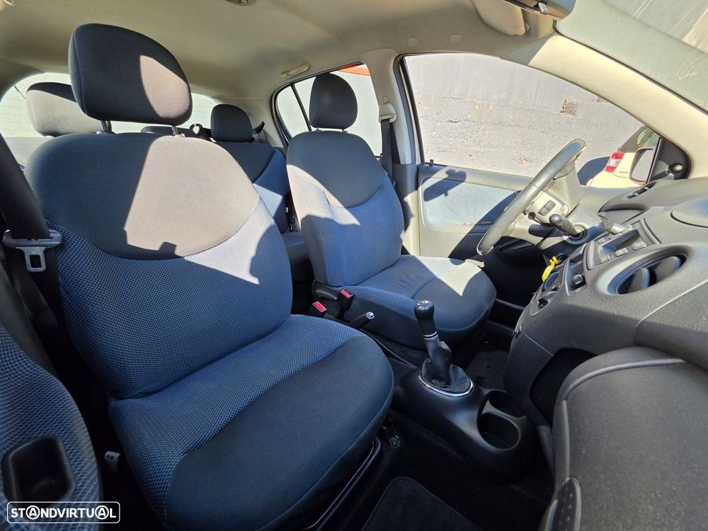 Toyota Yaris 1.0 Terra AC - 6