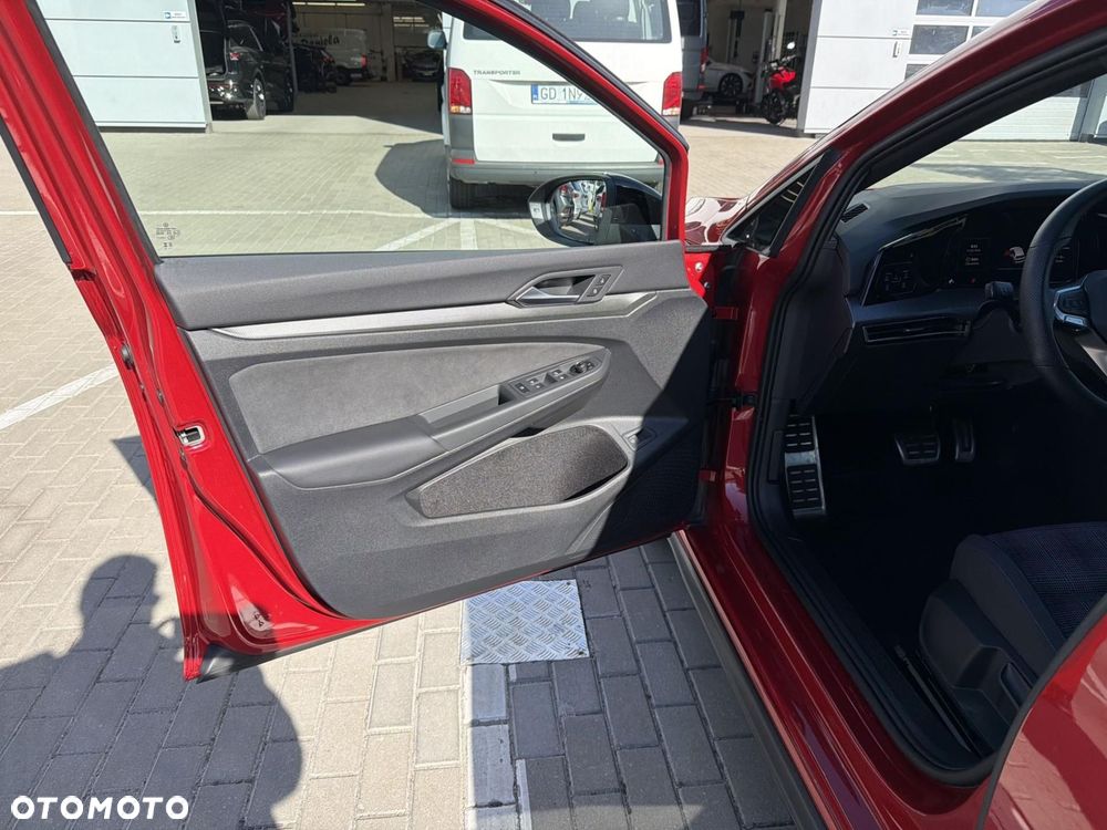 Volkswagen Golf - 11