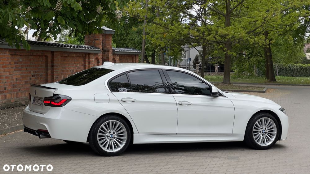 BMW Seria 3 328i Luxury Line - 4