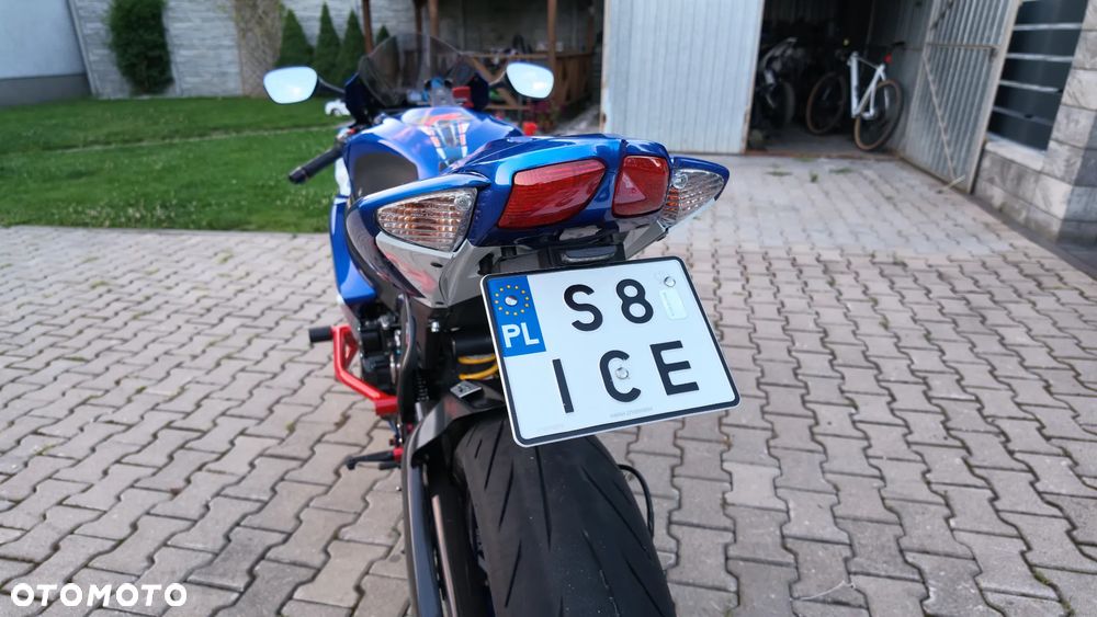 Suzuki GSX-R - 15