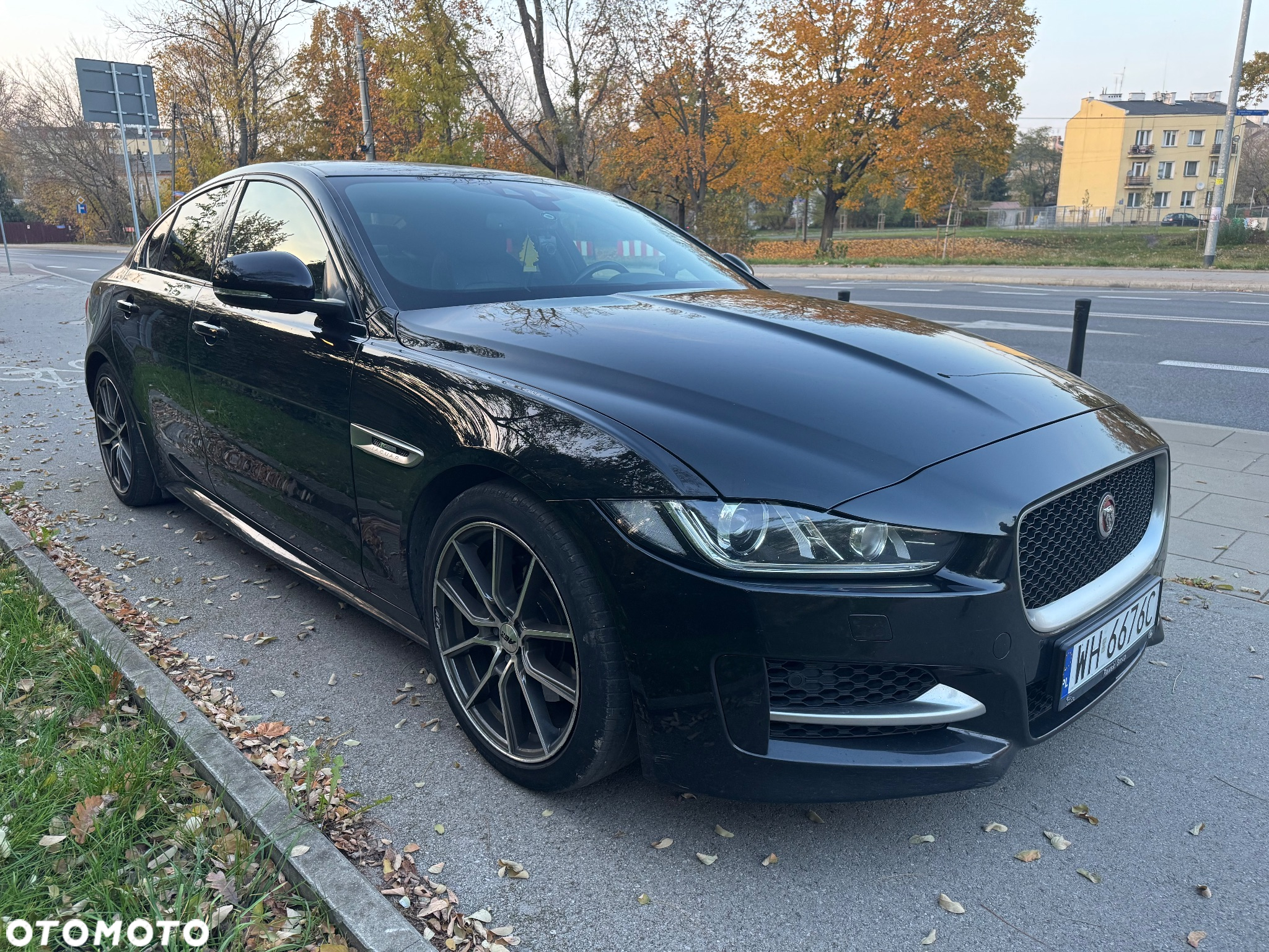 Jaguar XE 2.0 D R-Sport - 3