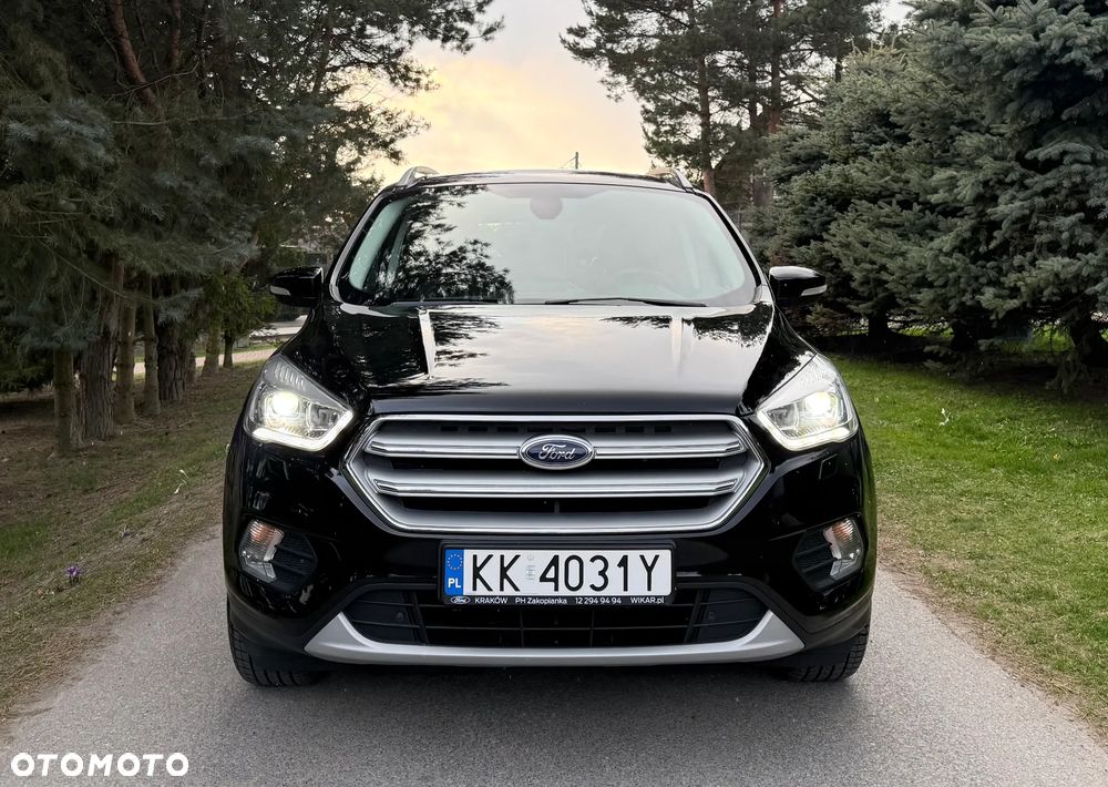Ford Kuga 1.5 EcoBoost 2x4 Titanium - 3