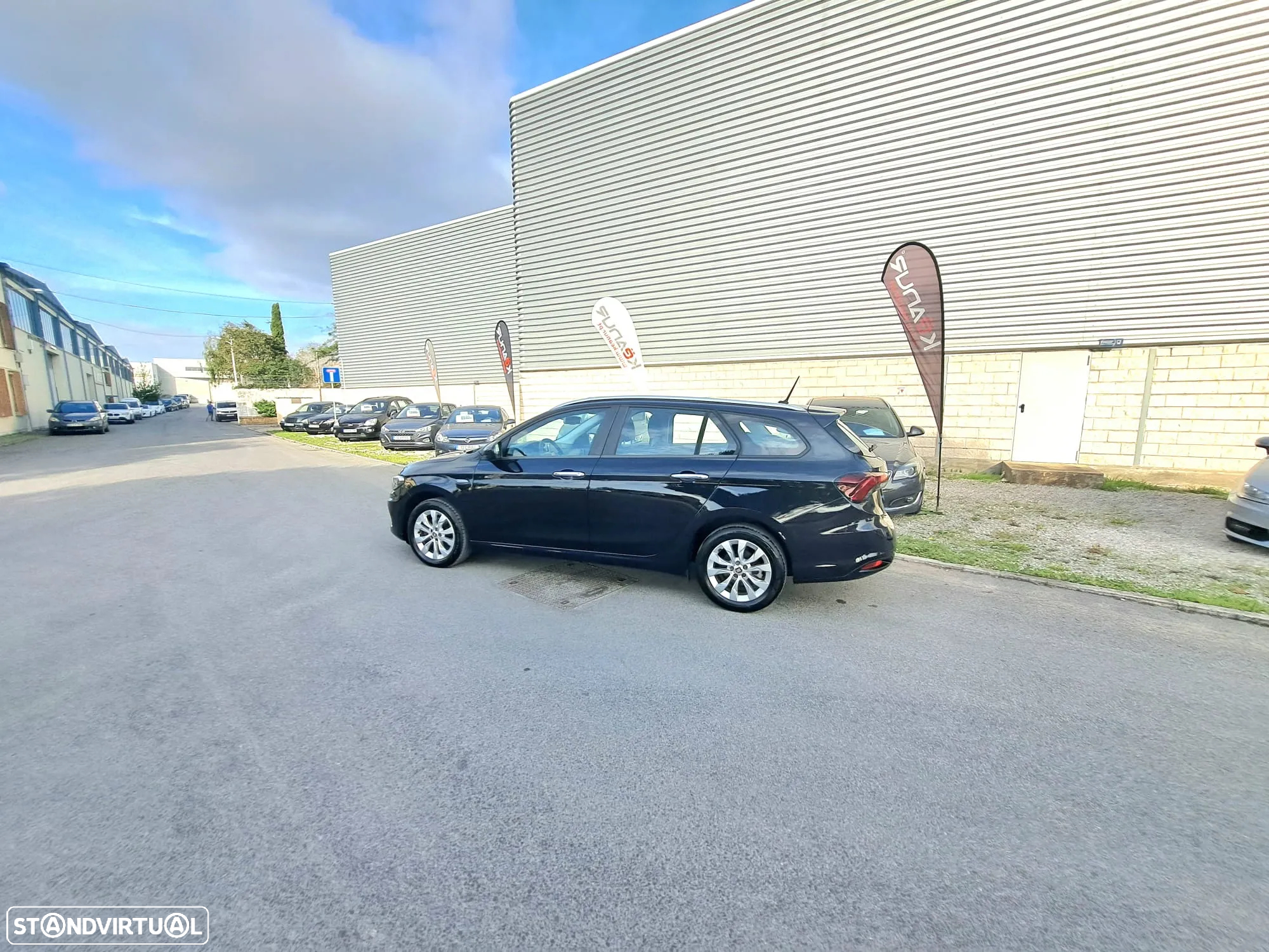 Fiat Tipo Station Wagon 1.3 M-Jet Lounge Tech - 26