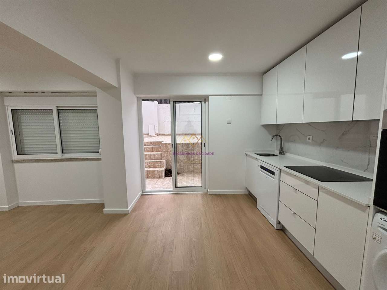 T2 com Terraço na Venteira | Remodelação Total - Grande imagem: 3/19