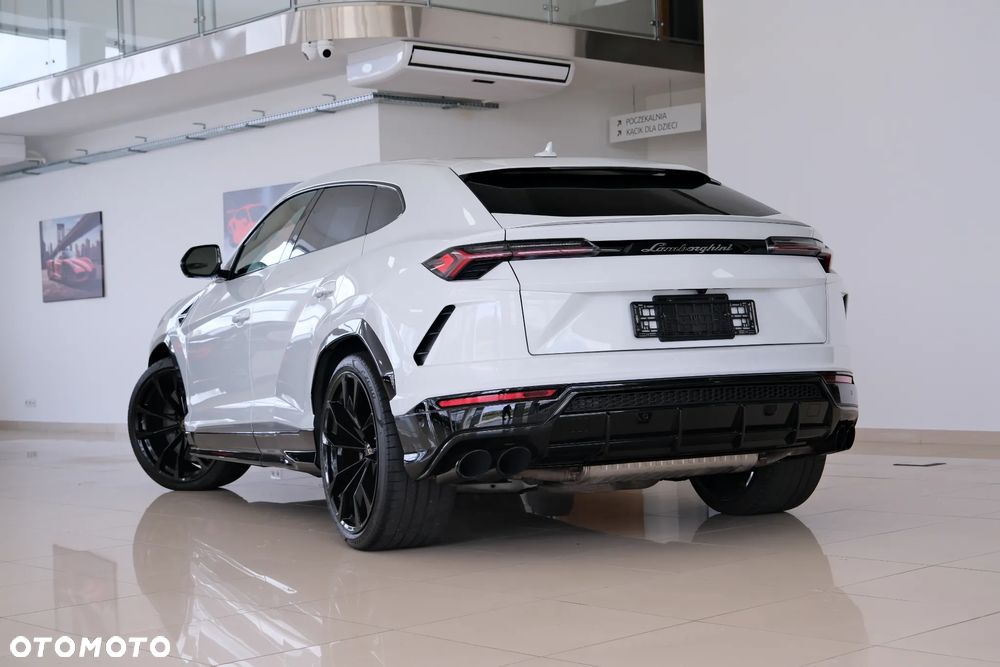 Lamborghini Urus - 13