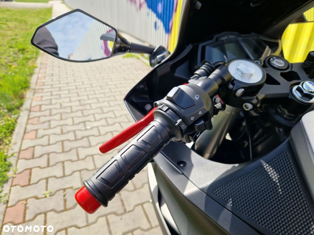 Yamaha YZF - 16