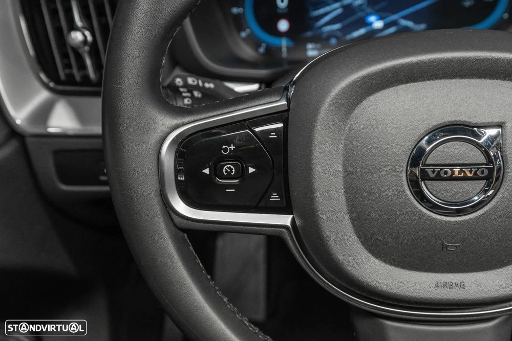 Volvo XC 60 T6 AWD Recharge Plus Bright - 12