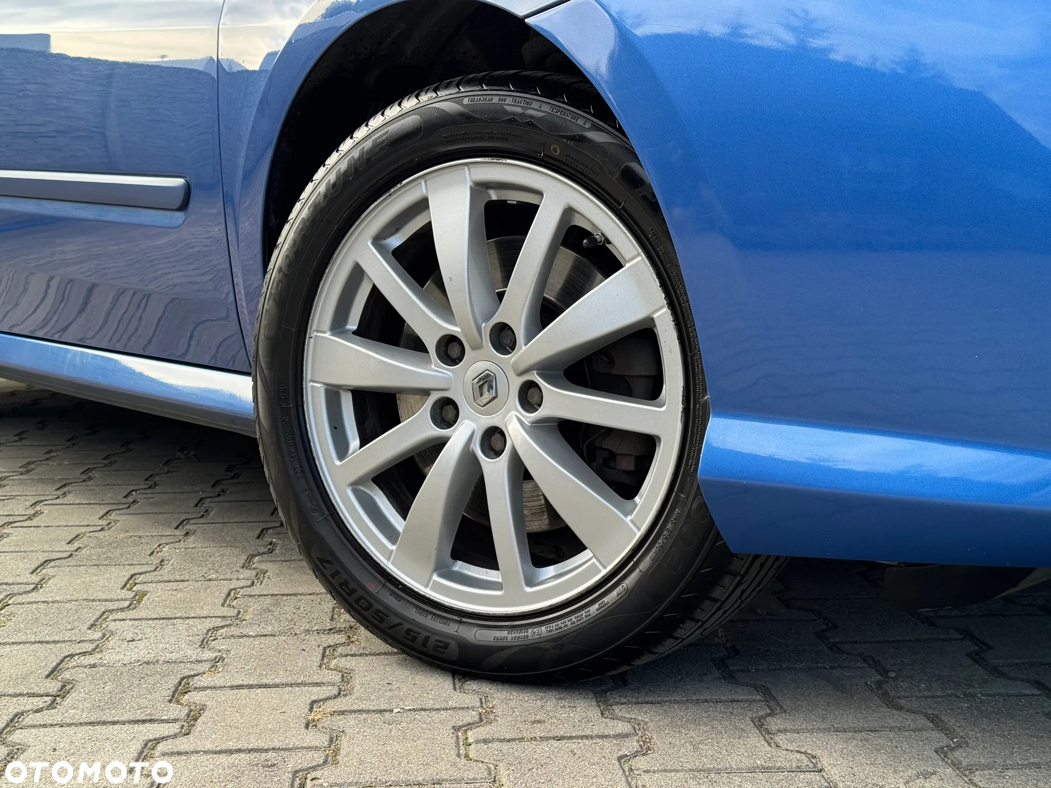 Renault Laguna 2.0 dCi Initiale ESM - 11